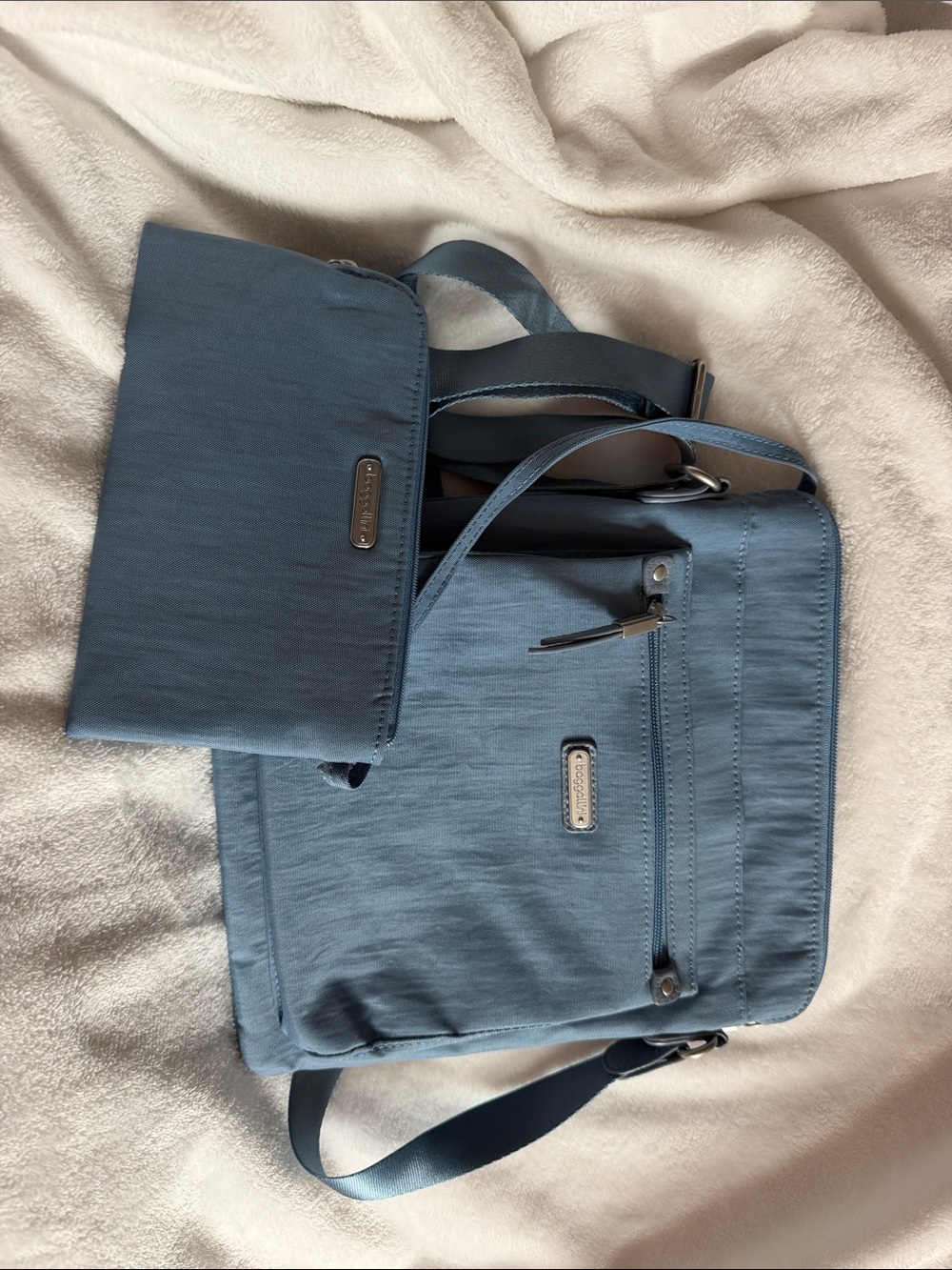 Baggallini True Classic To Bag with RFID Wallet. Color Cornflower. NWOT.